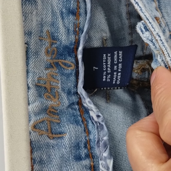 Amethyst light wash flare light distressed whiskered jeans size 7 - Picture 6 of 10